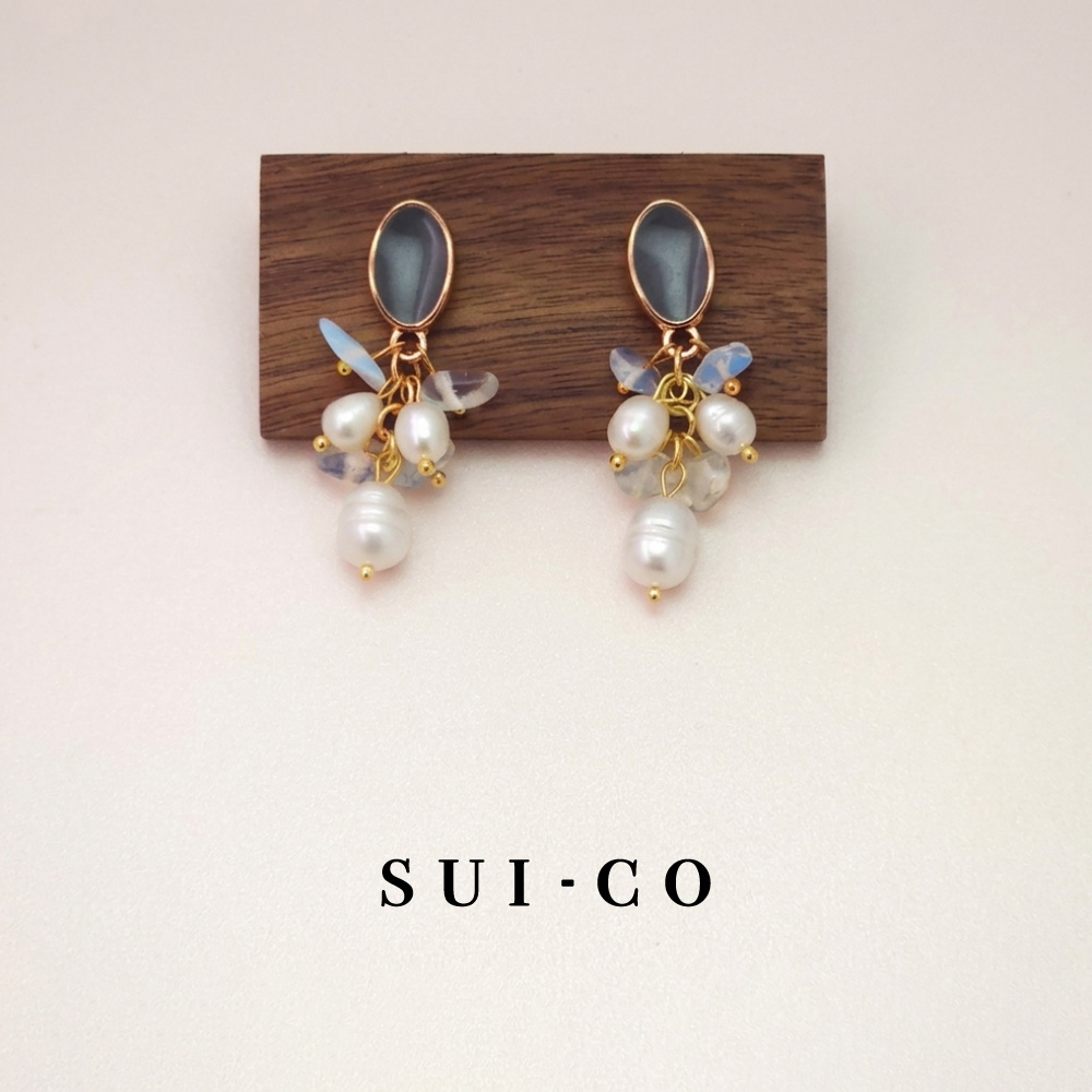 Aurora Baroque Pearl Earrings: Moonstone & Artistic Alloy