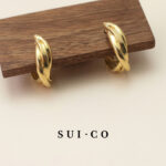 Close up of Nerelle twisted coil clip on earring silicone cushion pad sui-co.my