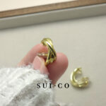 Close up of Nerelle twisted coil clip on earring silicone cushion pad sui-co.my