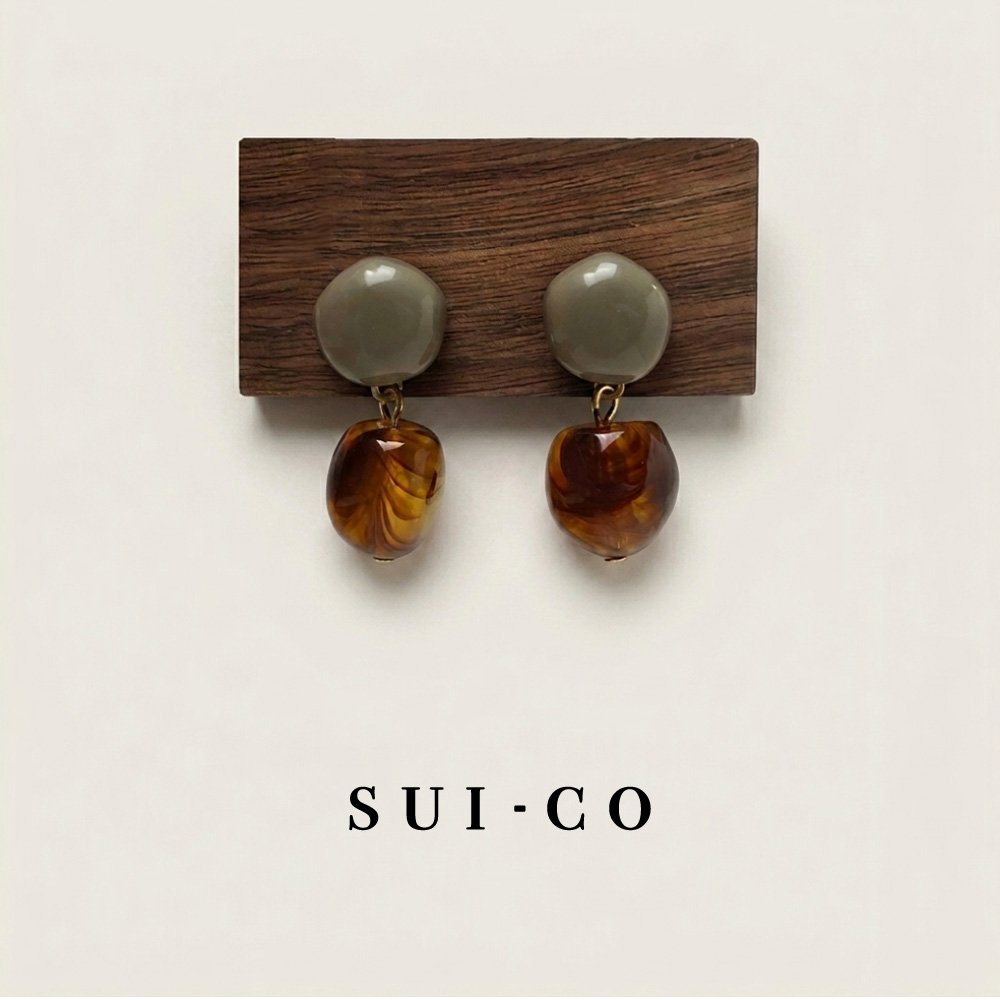 Vora Caramel Muse: Retro Two-Tone Molded Resin Drop S925 Stud Earrings