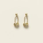 Tie-the-knot paperclip earrings in matte gold tone sui-co