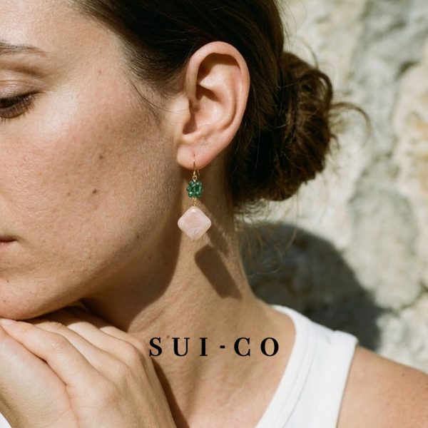 Model wear Handcrafted natural peach moonstone gemstone texture gold plated hook earrings sui-co