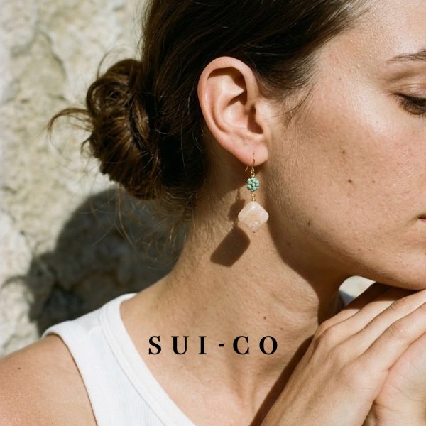 Model wear Handcrafted natural peach moonstone gemstone texture gold plated hook earrings sui-co